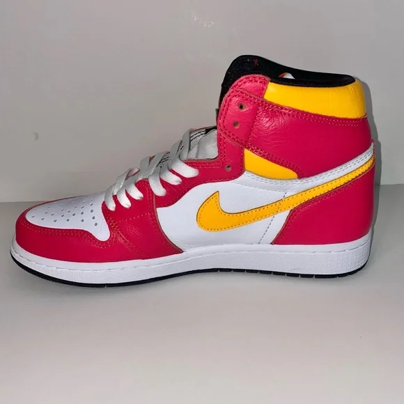 Nike Air Jordan 1 Retro High OG ‘Light Fusion Red’ Men’s Sz9